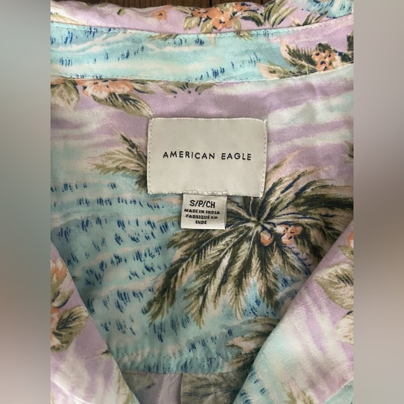 Summer American Eagle Women’s Hawaiian shirt. Small - Picture 3 of 4